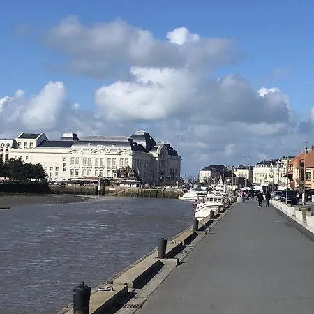 Charming Flat Middle Of Trouville, 150M From Beach Exterior photo